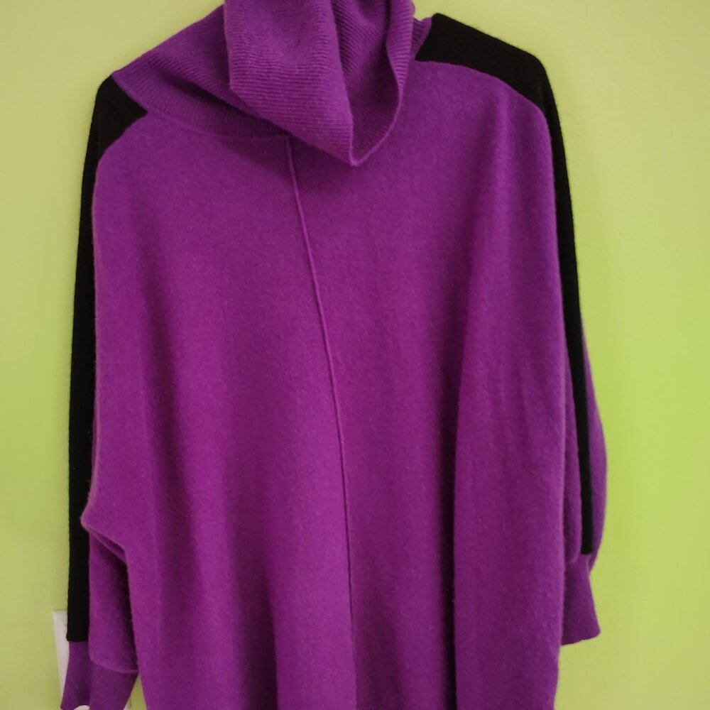 Neiman Marcus hot purple extra loose long turtlneck cashmere sweater MLXL